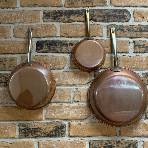 SOLD Set of three (3) Vintage Solid Copper Pans - Picture 5 of 16